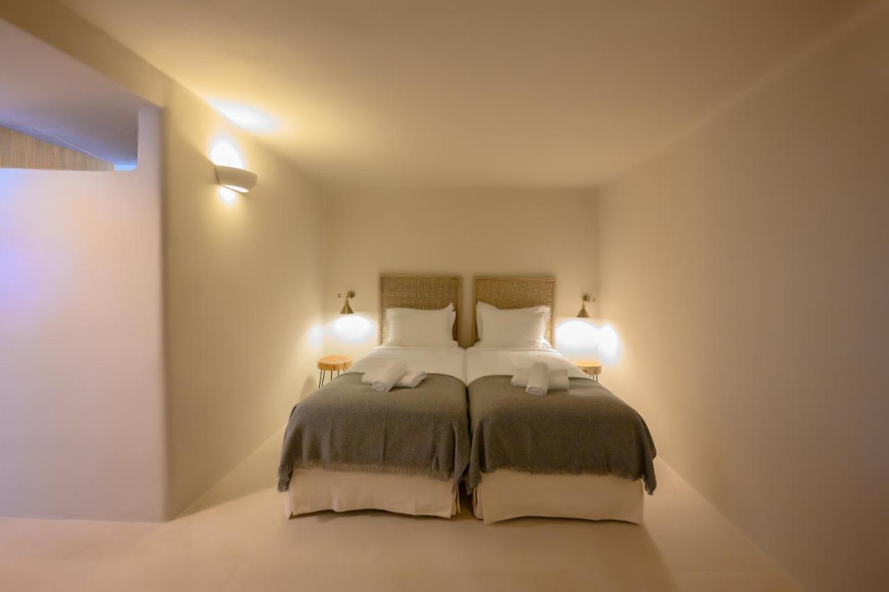 Elements Cave Suites Megalochori  Luaran gambar