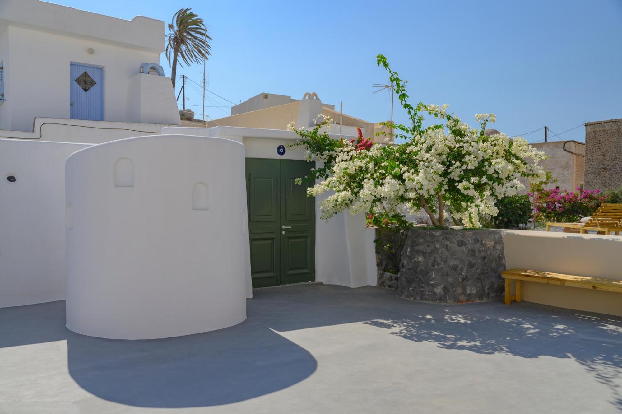 Elements Cave Suites Megalochori  Luaran gambar