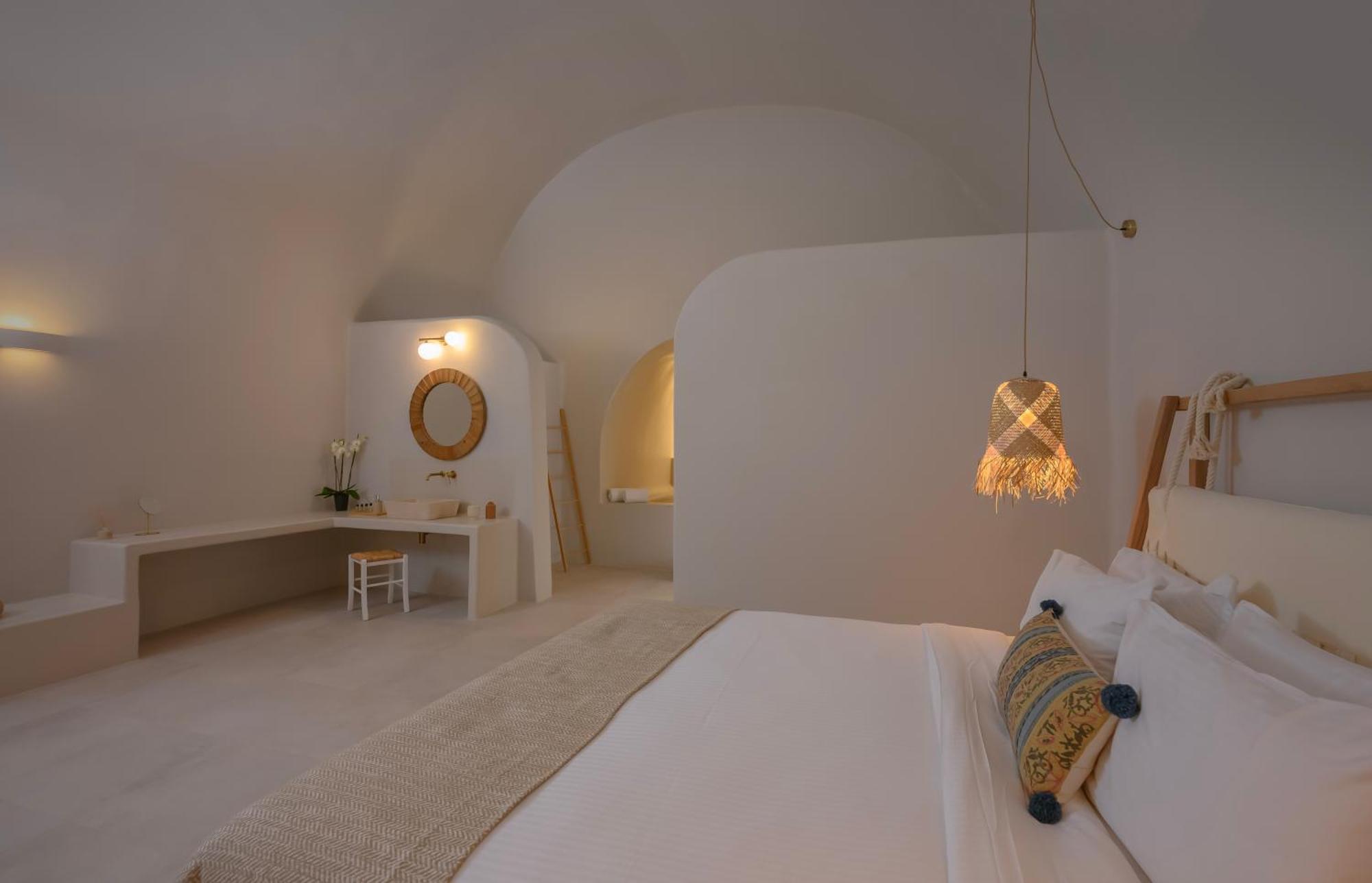 Elements Cave Suites Megalochori  Bilik gambar