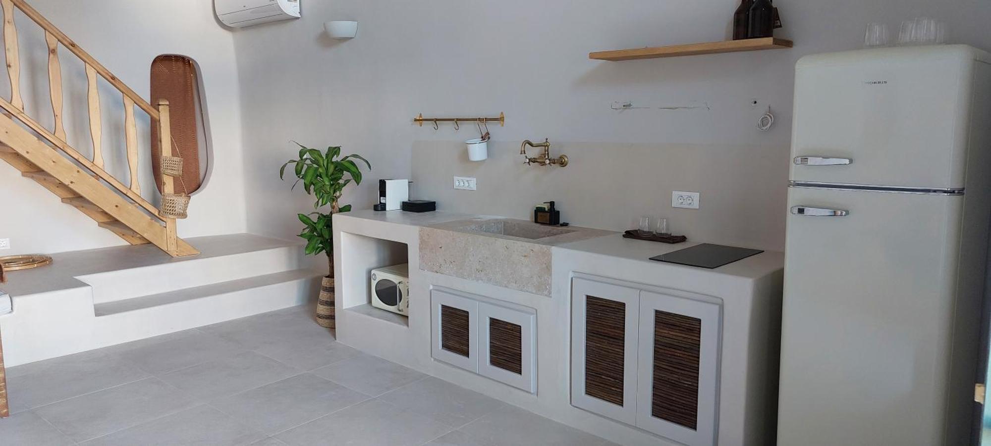 Elements Cave Suites Megalochori  Bilik gambar