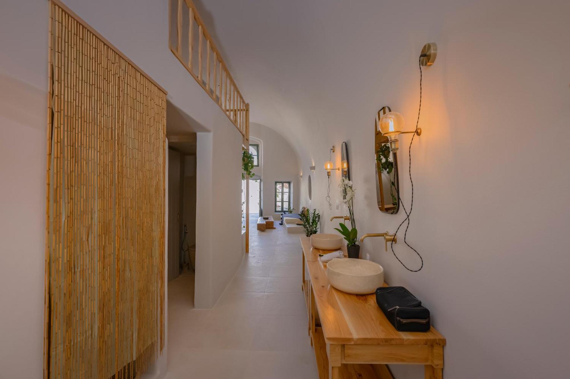 Elements Cave Suites Megalochori  Bilik gambar