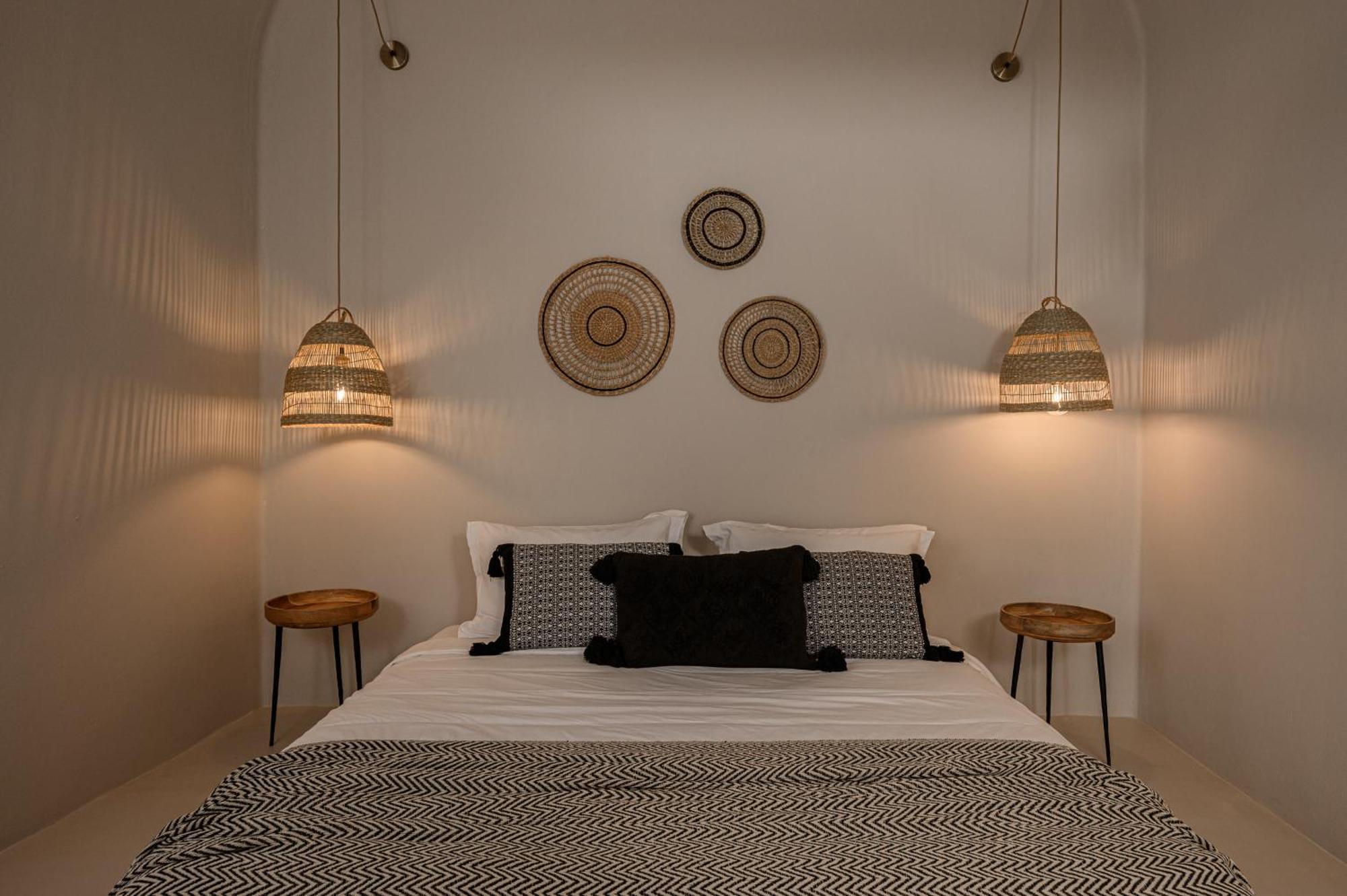 Elements Cave Suites Megalochori  Bilik gambar