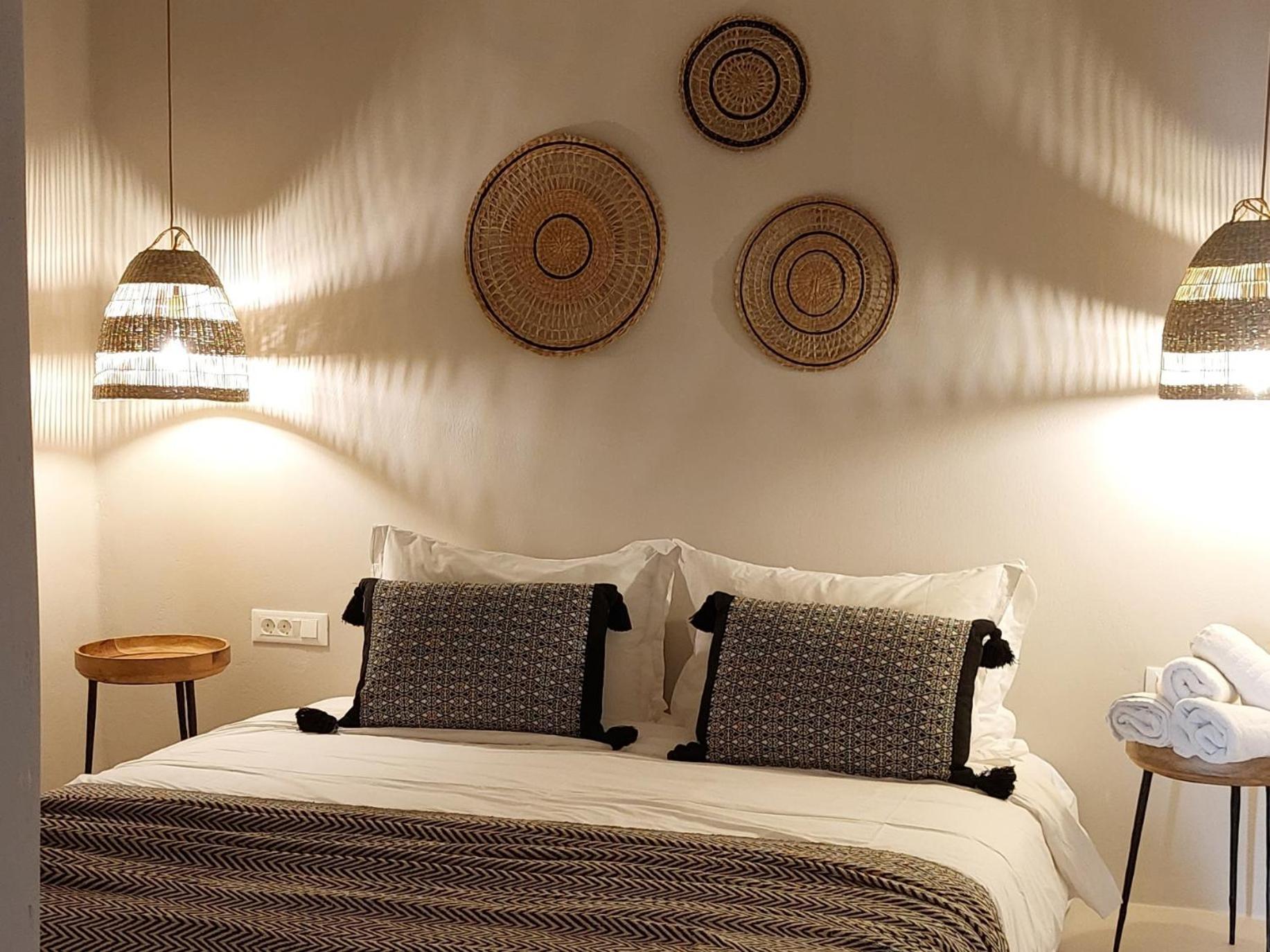 Elements Cave Suites Megalochori  Bilik gambar